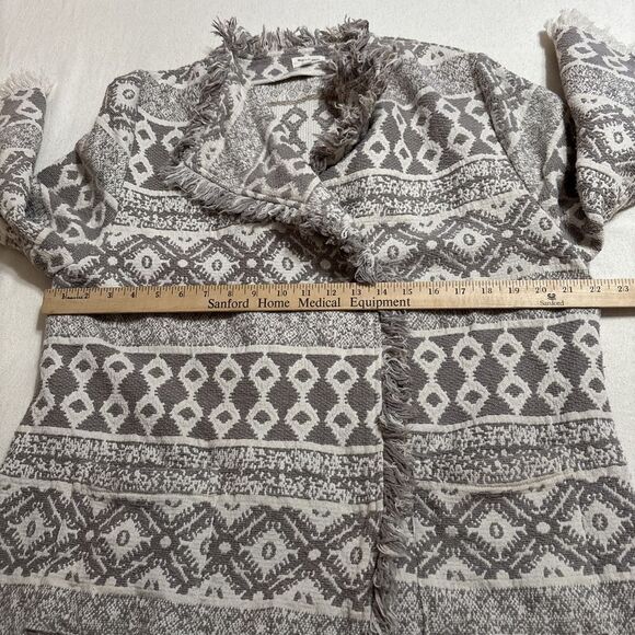 World Market Women's‎ Boho Rug Jacket L/XL Gray Cream Aztec Fringe Trim - Picture 11 of 13